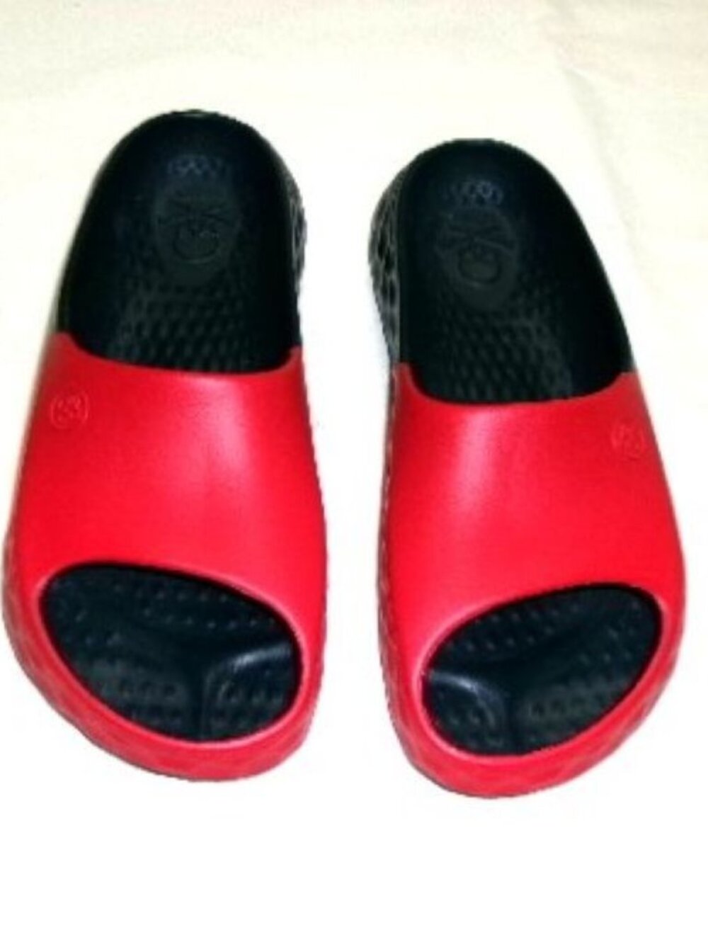 G/FORE Unisex Slip-On Sandals Red & Black (Men's size 8 & Women's size 10)